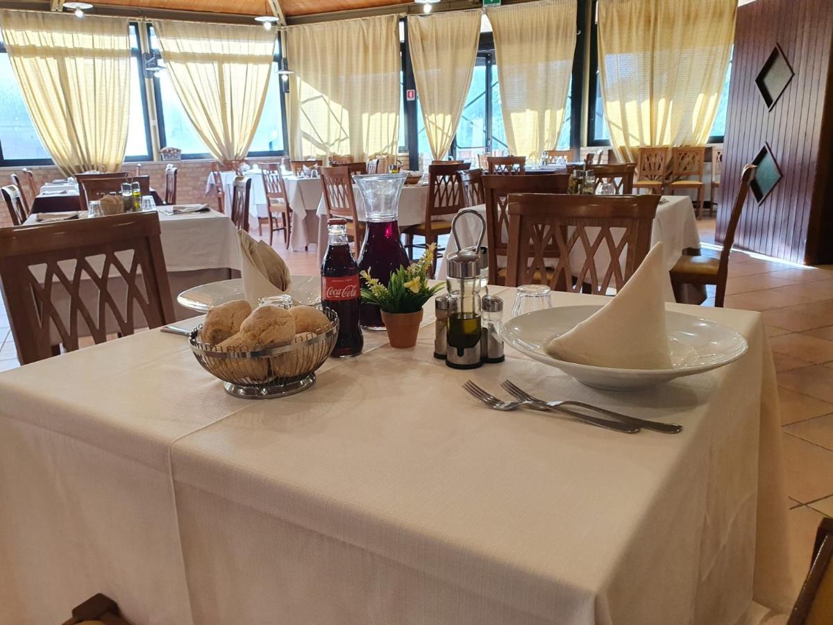 Hotel Holiday Foggia Exteriér fotografie
