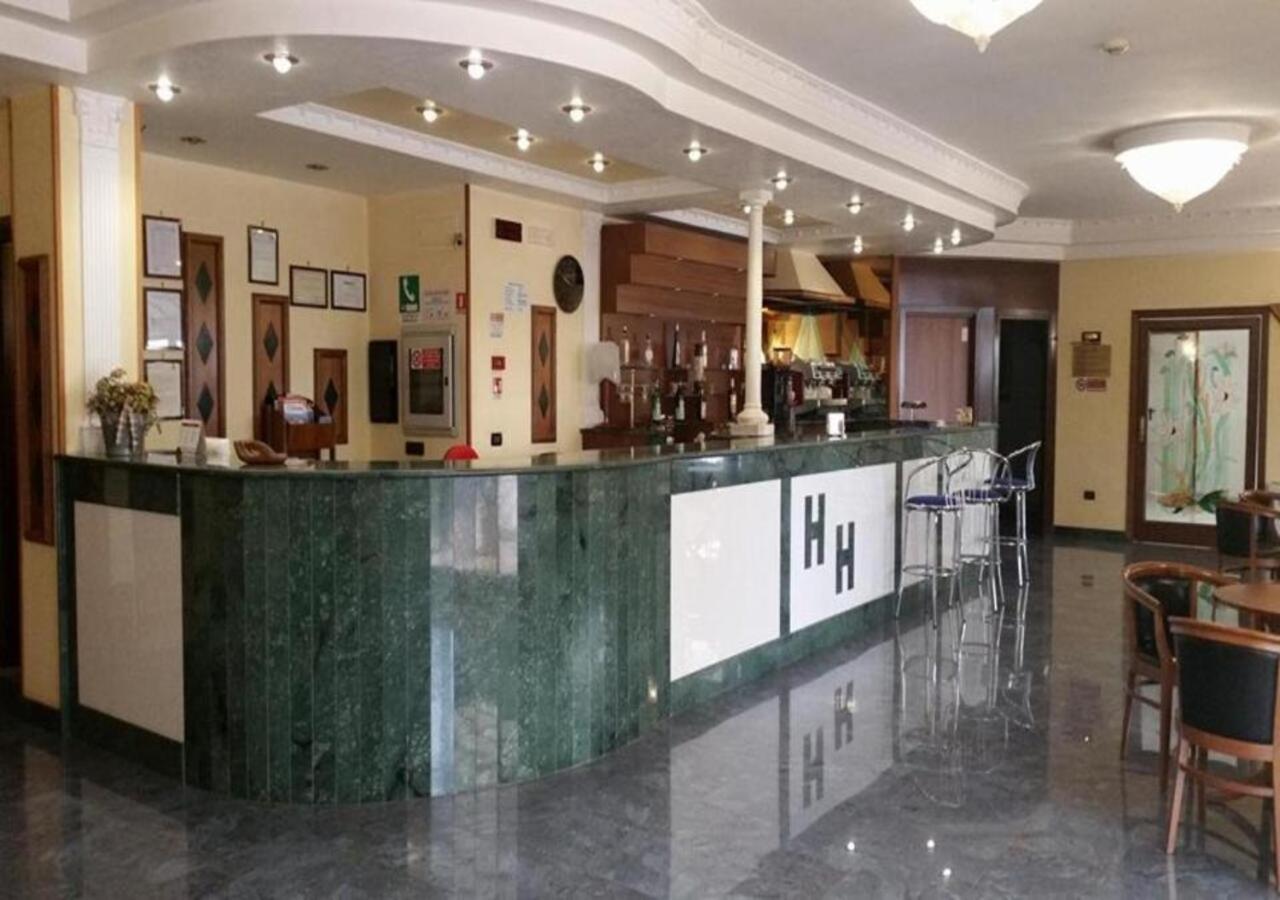 Hotel Holiday Foggia Exteriér fotografie