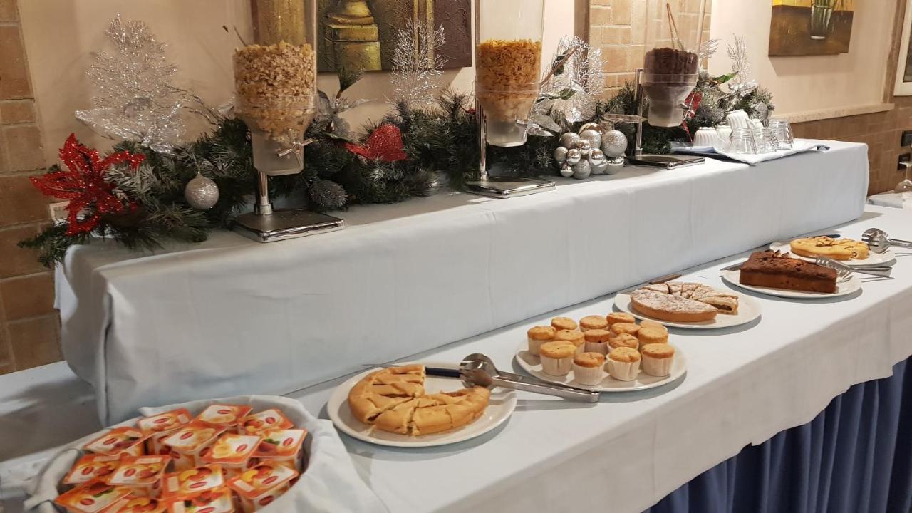 Hotel Holiday Foggia Exteriér fotografie